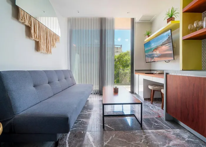 Ocean View 2BR Condo - Singular Joy 204 Apartamento *