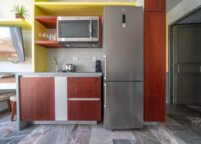 Ocean View 2BR Condo - Singular Joy 204 Apartamento