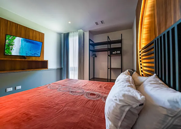 Ocean View 2BR Condo - Singular Joy 204