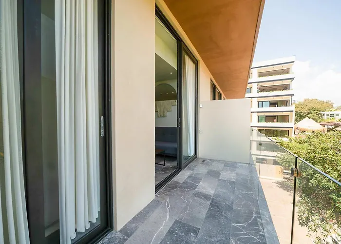 Ocean View 2BR Condo - Singular Joy 204 *